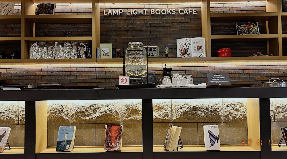 「ランプライトブックス札幌」は、札幌市民にもおすすめのブックカフェだ。