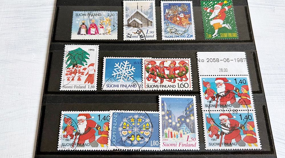 使用済みのクリスマス切手。